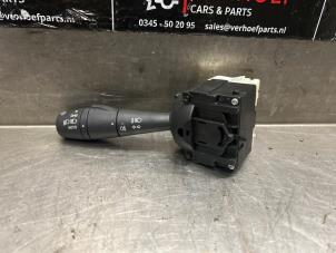 Used Light switch Renault Clio IV (5R) 0.9 Energy TCE 90 12V Price on request offered by Verhoef Cars & Parts