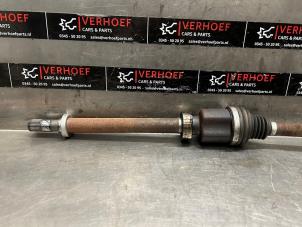 Used Front drive shaft, right Renault Captur (2R) 0.9 Energy TCE 12V Price € 90,00 Margin scheme offered by Verhoef Cars & Parts