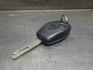 Gebrauchte Schlüssel Renault Trafic (1FL/2FL/3FL/4FL) 2.0 dCi 16V 120 Preis auf Anfrage angeboten von Verhoef Cars & Parts