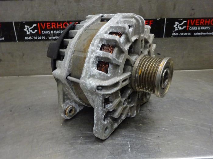 Usagé Dynamo Renault Trafic (1FL/2FL/3FL/4FL) 2.0 dCi 16V 120 Prix sur demande proposé par Verhoef Cars & Parts