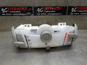 Używane Panel sterowania nagrzewnicy Toyota Aygo (B10) 1.0 12V VVT-i Cena na żądanie oferowane przez Verhoef Cars & Parts