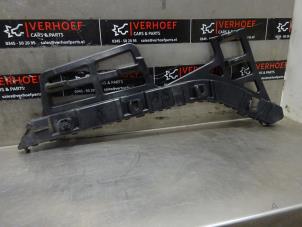 Used Rear bumper bracket, left Hyundai i30 Wagon (PDEF5) 1.0 T-GDI 12V Price on request offered by Verhoef Cars & Parts
