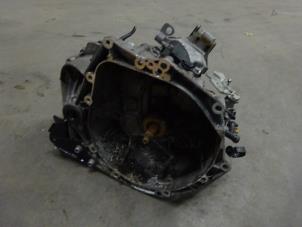 Używane Skrzynia biegów Citroen C4 Grand Picasso (3A) 1.2 12V PureTech 130 Cena na żądanie oferowane przez Verhoef Cars & Parts