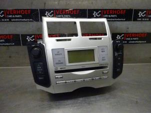 Gebrauchte Radio CD Spieler Toyota Yaris II (P9) 1.0 12V VVT-i Preis auf Anfrage angeboten von Verhoef Cars & Parts