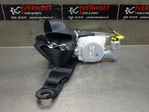 Usados Cinturón de seguridad izquierda delante Toyota Aygo (B10) 1.0 12V VVT-i Precio de solicitud ofrecido por Verhoef Cars & Parts