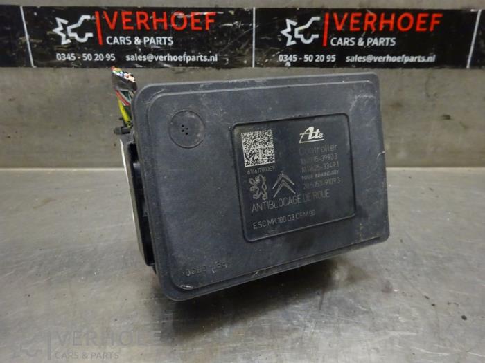 Usagé Bloc ABS Peugeot 2008 (CU) 1.2 12V e-THP PureTech 110 Prix € 250,00 Règlement à la marge proposé par Verhoef Cars & Parts