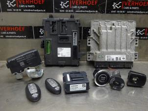Used Set of cylinder locks (complete) Nissan Qashqai (J11) 1.2 DIG-T 16V Price on request offered by Verhoef Cars & Parts
