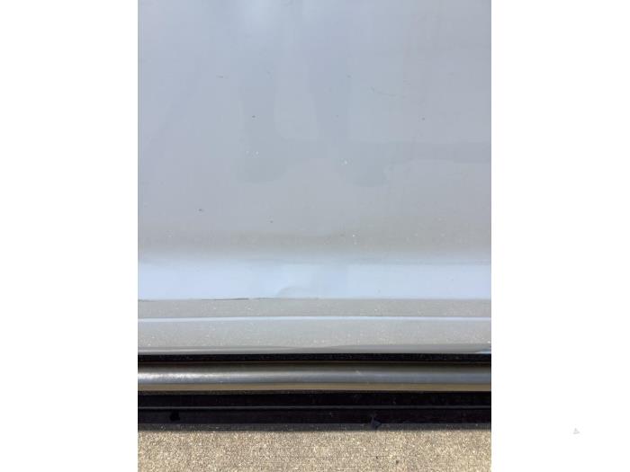Sliding door, right from a Hyundai H-300 2.5 CRDi 2011