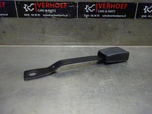 Usagé Insertion ceinture de sécurité avant droite Suzuki Alto (GF) 1.0 12V Prix € 40,00 Règlement à la marge proposé par Verhoef Cars & Parts