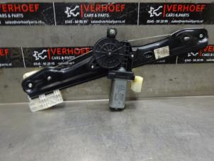 Używane Mechanizm szyby lewej tylnej wersja 4-drzwiowa BMW 1 serie (F20) 116i 1.5 12V Cena € 25,00 Procedura marży oferowane przez Verhoef Cars & Parts