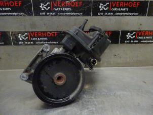Used Power steering pump Mercedes Sprinter 3,5t (906.63) 314 CDI 16V Price on request offered by Verhoef Cars & Parts