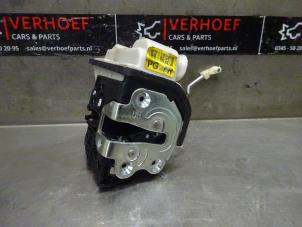 Usagé Serrure portière mécanique 2portes droite Kia Rio III (UB) 1.2 CVVT 16V Prix sur demande proposé par Verhoef Cars & Parts