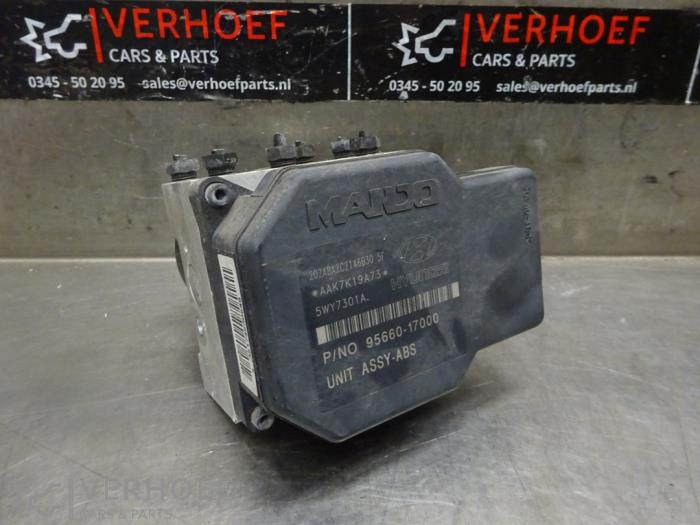 Usagé Bloc ABS Hyundai Matrix 1.6 16V Prix € 50,00 Règlement à la marge proposé par Verhoef Cars & Parts