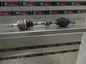 Used Front drive shaft, left Hyundai Matrix 1.6 16V Price on request offered by Verhoef Cars & Parts