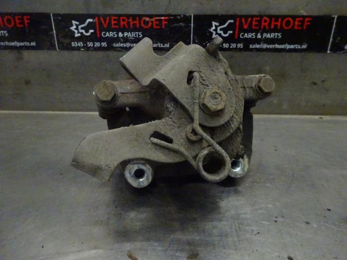 Rear brake calliper, left from a Peugeot 3008 I (0U/HU) 1.2 e-THP PureTech 130 2015