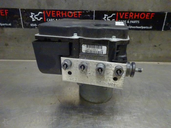 Begagnade ABS-pump Peugeot 3008 I (0U/HU) 1.2 e-THP PureTech 130 Pris på förfrågan erbjuds av Verhoef Cars & Parts