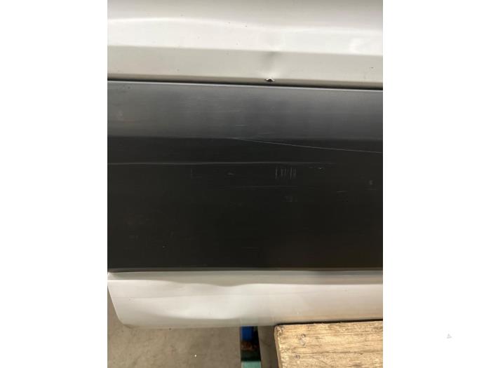 Porte coulissante droite d'un Ford Transit 2.0 TDCi 16V Eco Blue 130 2017