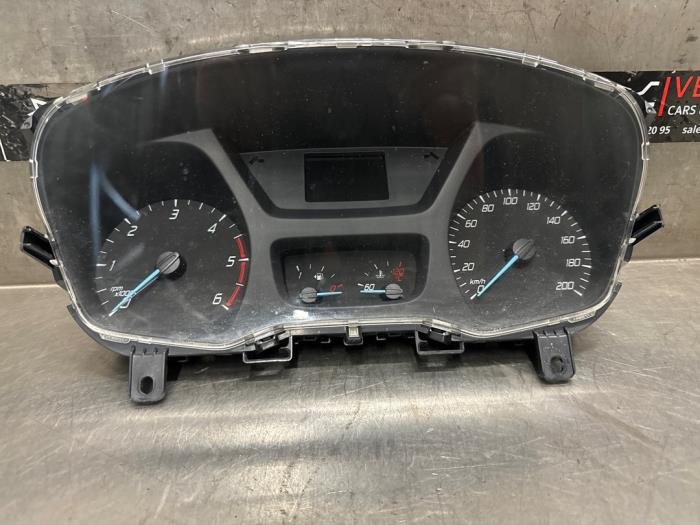 Panel de instrumentación de un Ford Transit 2.0 TDCi 16V Eco Blue 130 2017