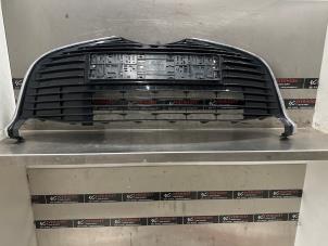 Used Front bumper, central component Toyota Yaris III (P13) 1.0 12V VVT-i Price on request offered by Verhoef Cars & Parts