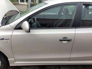 Used Door 4-door, front left Hyundai i30 Crosswagon (WWH) 1.4 CVVT 16V Price on request offered by Verhoef Cars & Parts