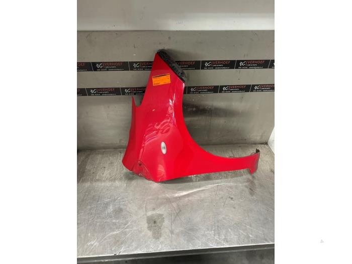Front wing, right from a Toyota Yaris II (P9) 1.0 12V VVT-i 2007