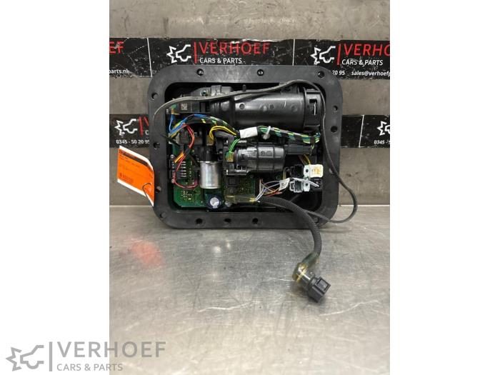 Używane Pompa AdBlue Peugeot Expert (V1/VA/VB/VE/VF/VT/VY) 1.6 Blue HDi 95 16V Cena € 363,00 Z VAT oferowane przez Verhoef Cars & Parts