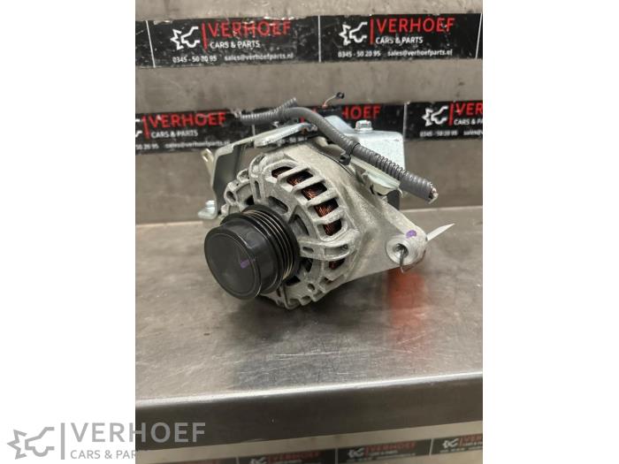Used Dynamo Toyota Yaris III (P13) 1.5 16V Dual VVT-iE Price € 50,00 Margin scheme offered by Verhoef Cars & Parts