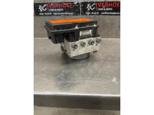 Begagnade ABS-pump Fiat 500C (312) 1.2 69 Pris € 40,00 Marginaltabell erbjuds av Verhoef Cars & Parts