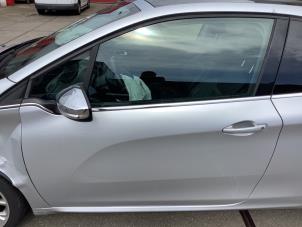 Używane Drzwi lewe wersja 2-drzwiowa Peugeot 208 I (CA/CC/CK/CL) 1.6 Vti 16V Cena na żądanie oferowane przez Verhoef Cars & Parts