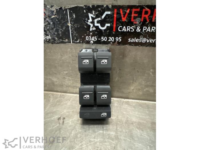Usados Interruptor combinado de ventanillas Audi Q3 (F3B) 1.5 35 TFSI 16V Precio € 30,00 Norma de margen ofrecido por Verhoef Cars & Parts