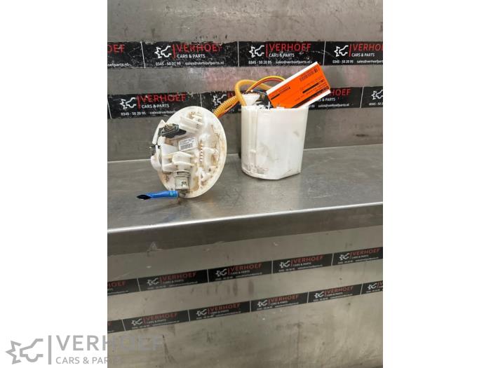 Usagé Pompe essence Mercedes GLB (247.6) 1.3 GLB-200 Turbo 16V Prix € 50,00 Règlement à la marge proposé par Verhoef Cars & Parts