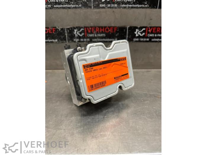 Usagé Pompe ABS Toyota Yaris IV (P21/PA1/PH1) 1.5 12V Hybrid 115 Prix € 175,00 Règlement à la marge proposé par Verhoef Cars & Parts
