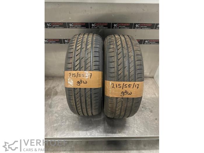 Używane Opona Cena na żądanie oferowane przez Verhoef Cars & Parts