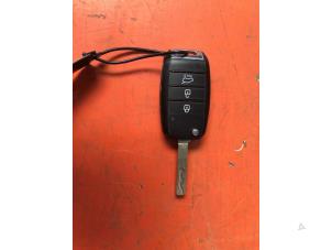 Begagnade Nyckel Kia Picanto (JA) 1.0 12V Pris € 50,00 Marginaltabell erbjuds av Verhoef Cars & Parts