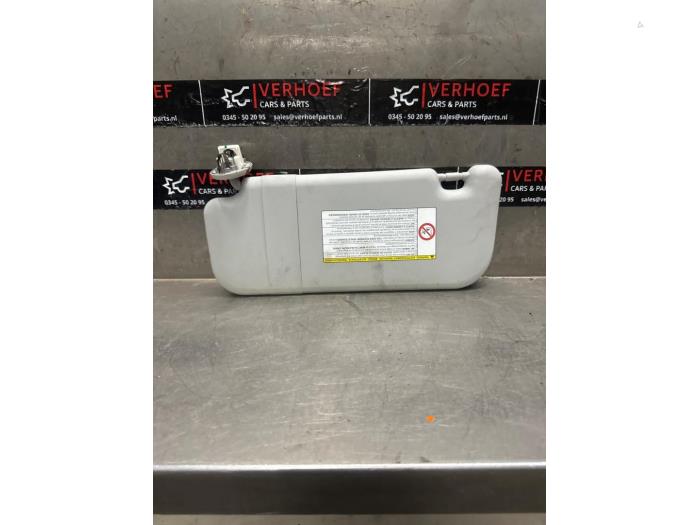Toyota auris sun visor online