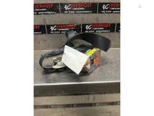Begagnade Främre säkerhetsbälte, vänster Toyota Auris (E15) 1.6 Dual VVT-i 16V Pris € 100,00 Marginaltabell erbjuds av Verhoef Cars & Parts
