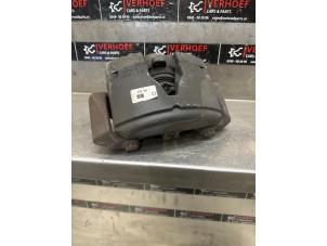 Używane Zacisk hamulcowy prawy przód Audi A4 Avant (B8) 3.0 TDI 245 V6 24V Quattro Cena € 75,00 Procedura marży oferowane przez Verhoef Cars & Parts