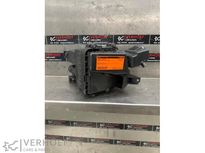Begagnade Luftfilterhus Honda Civic (FK6/7/8/9) 1.0i VTEC Turbo 12V Pris € 100,00 Marginaltabell erbjuds av Verhoef Cars & Parts