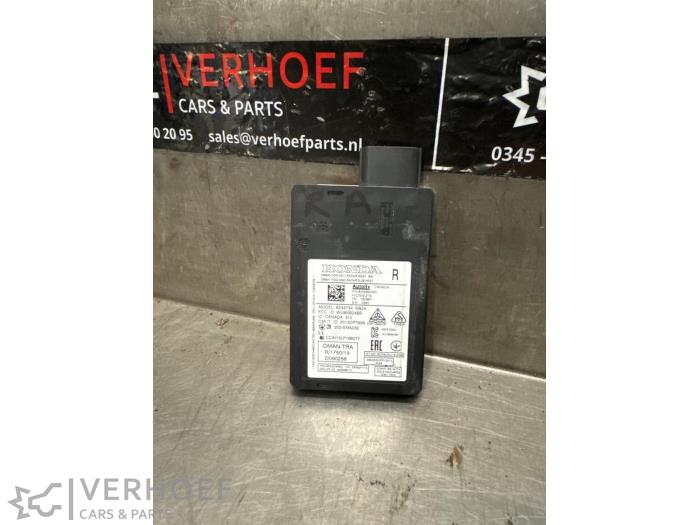 Begagnade Radarsensor Honda Civic (FK6/7/8/9) 1.0i VTEC Turbo 12V Pris € 75,00 Marginaltabell erbjuds av Verhoef Cars & Parts