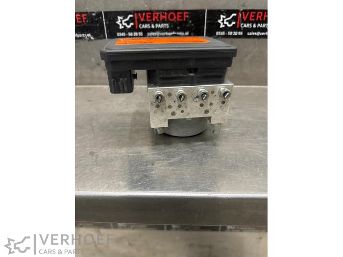 Pompe ABS d'un Honda Civic (FK6/7/8/9) 1.0i VTEC Turbo 12V 2018
