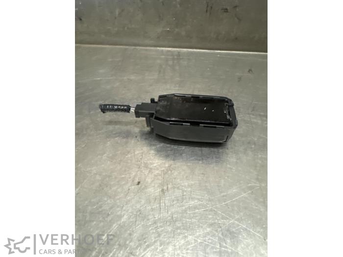 Begagnade Regnsensor Toyota RAV4 (A4) 2.0 16V VVT-i 4x4 Pris € 30,00 Marginaltabell erbjuds av Verhoef Cars & Parts