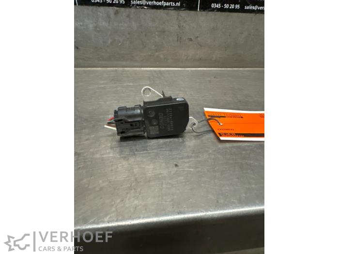 Begagnade Luftflödesmätare Toyota RAV4 (A4) 2.0 16V VVT-i 4x4 Pris på förfrågan erbjuds av Verhoef Cars & Parts