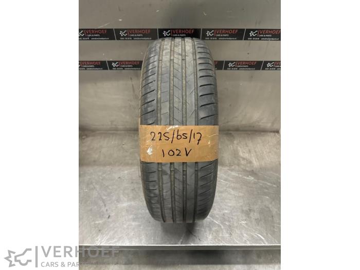 Używane Opona Cena na żądanie oferowane przez Verhoef Cars & Parts