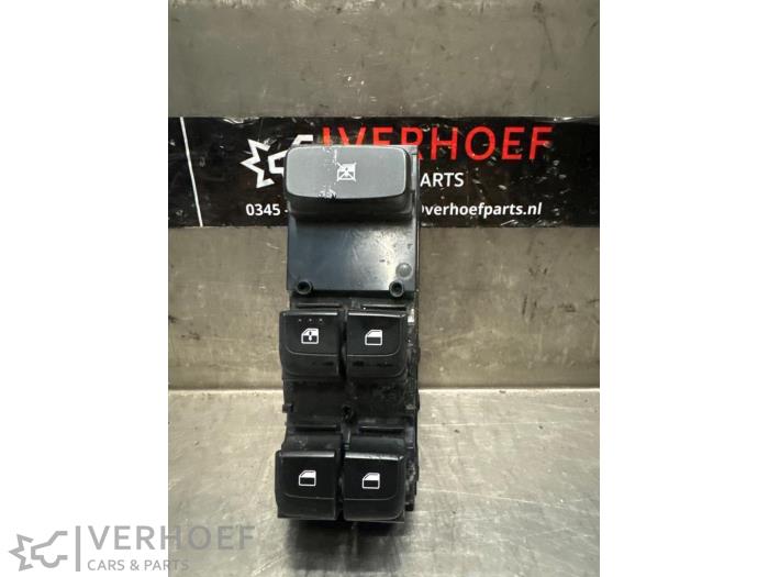 Usados Interruptor combinado de ventanillas Kia Stonic (YB) 1.0i T-GDi 12V Eco-Dynamics+ Precio € 50,00 Norma de margen ofrecido por Verhoef Cars & Parts