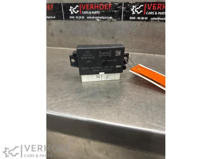 Usagé Module PDC Toyota ProAce City 1.5 D-4D 100 Prix € 54,45 Prix TTC proposé par Verhoef Cars & Parts