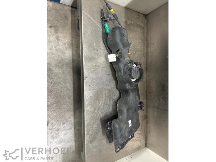 Gebrauchte Adblue Tank Toyota Hilux V/VI 2.4 D4D-F 16V 4x4 Preis € 605,00 Mit Mehrwertsteuer angeboten von Verhoef Cars & Parts