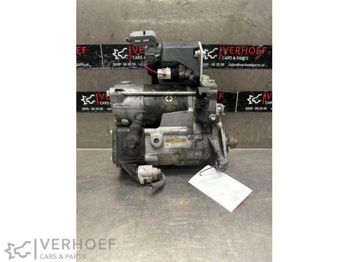 Used Starter Toyota Hilux V/VI 2.4 D4D-F 16V 4x4 Price € 423,50 Inclusive VAT offered by Verhoef Cars & Parts