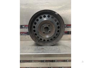 Używane Obrecz Nissan Micra (K13) 1.2 12V Cena € 25,00 Procedura marży oferowane przez Verhoef Cars & Parts