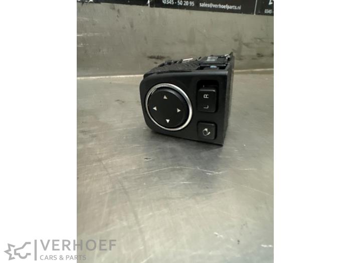 Używane Przelacznik lusterka Kia Xceed 1.0 T-GDi MHEV 12V Cena € 20,00 Procedura marży oferowane przez Verhoef Cars & Parts