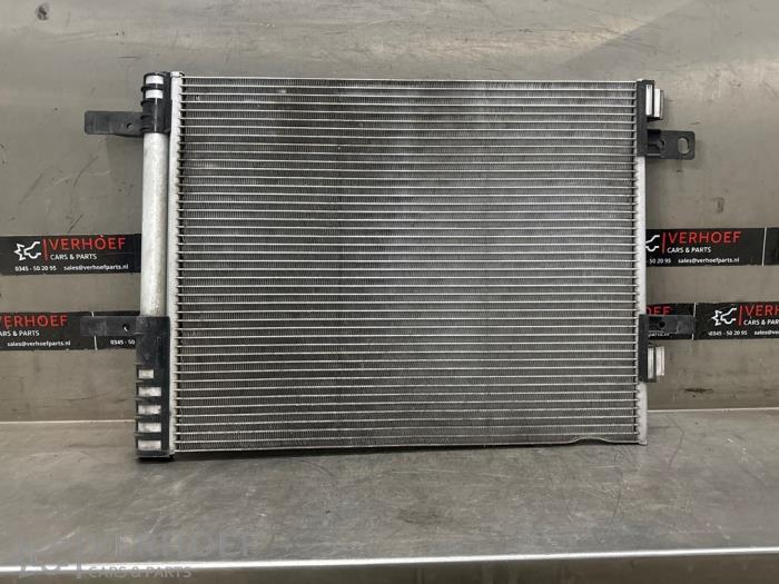Usagé Radiateur clim Peugeot 3008 II (M4/MC/MJ/MR) 1.2 12V e-THP PureTech 130 Prix € 75,00 Règlement à la marge proposé par Verhoef Cars & Parts